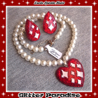 Collar : Lucite Sparkle Heart & Pearls