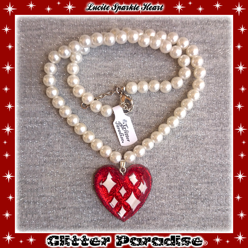 Collar : Lucite Sparkle Heart & Pearls